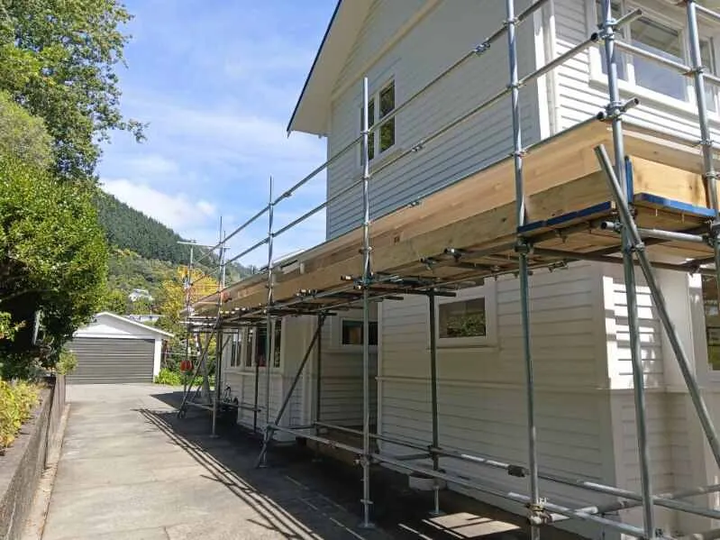 Top of the South Scaffolding crew on site in Nelson